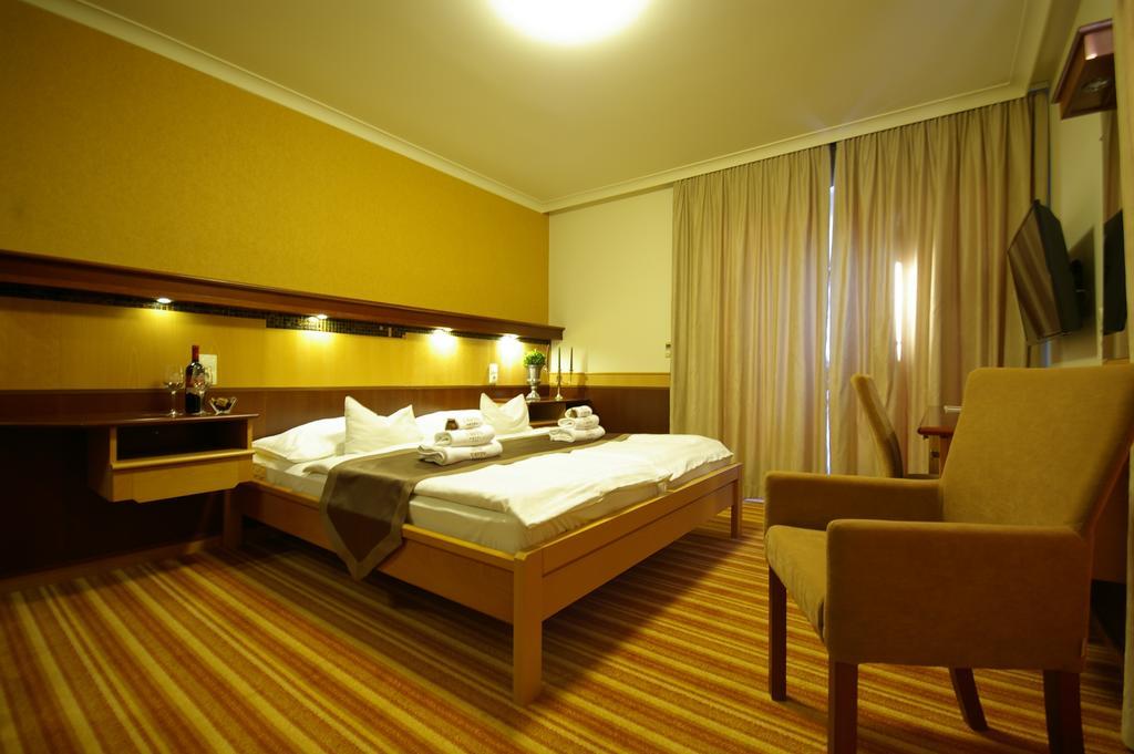 Xavin Wellness Hotel & Restaurant Harkány Room photo