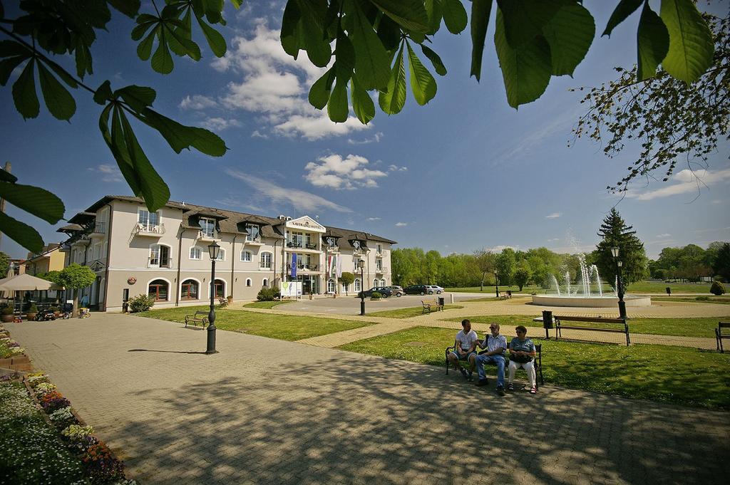 Xavin Wellness Hotel & Restaurant Harkány Exterior photo