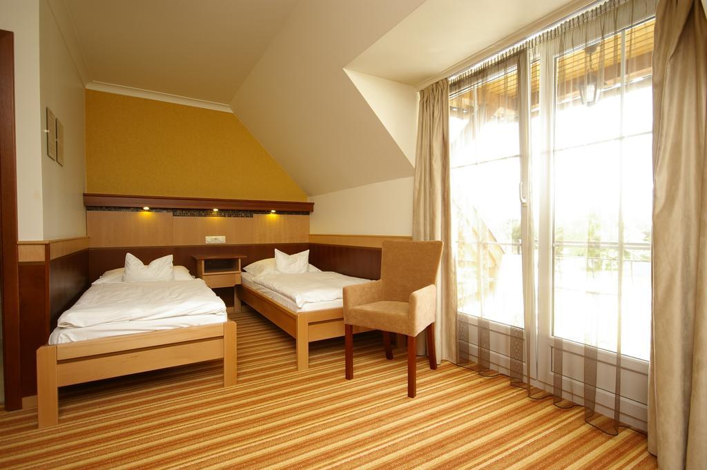 Xavin Wellness Hotel & Restaurant Harkány Room photo