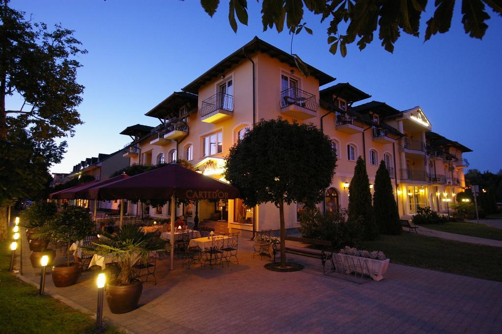 Xavin Wellness Hotel & Restaurant Harkány Exterior photo