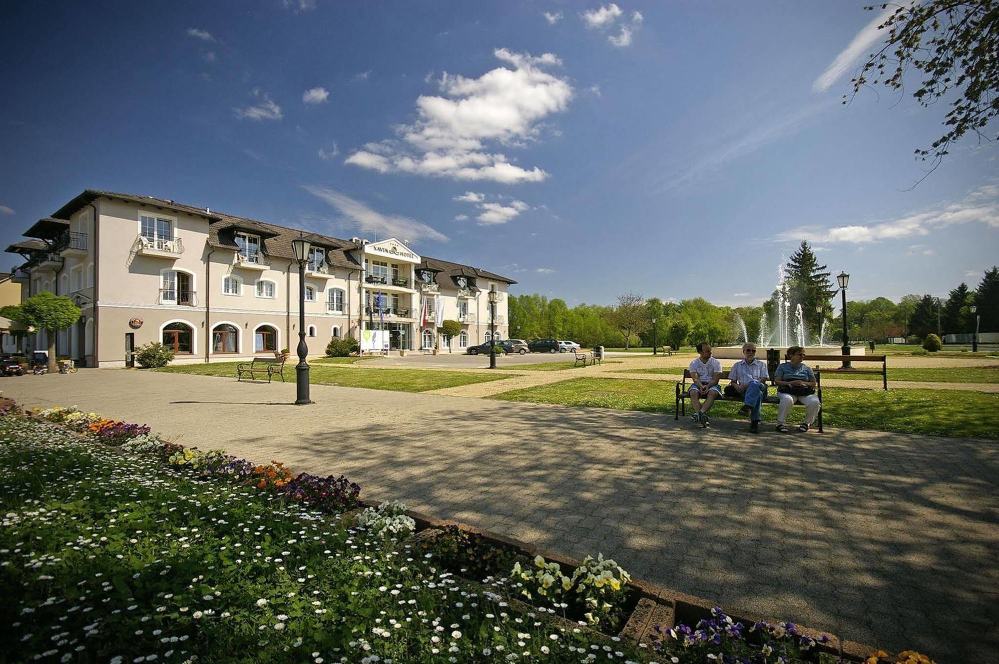 Xavin Wellness Hotel & Restaurant Harkány Exterior photo